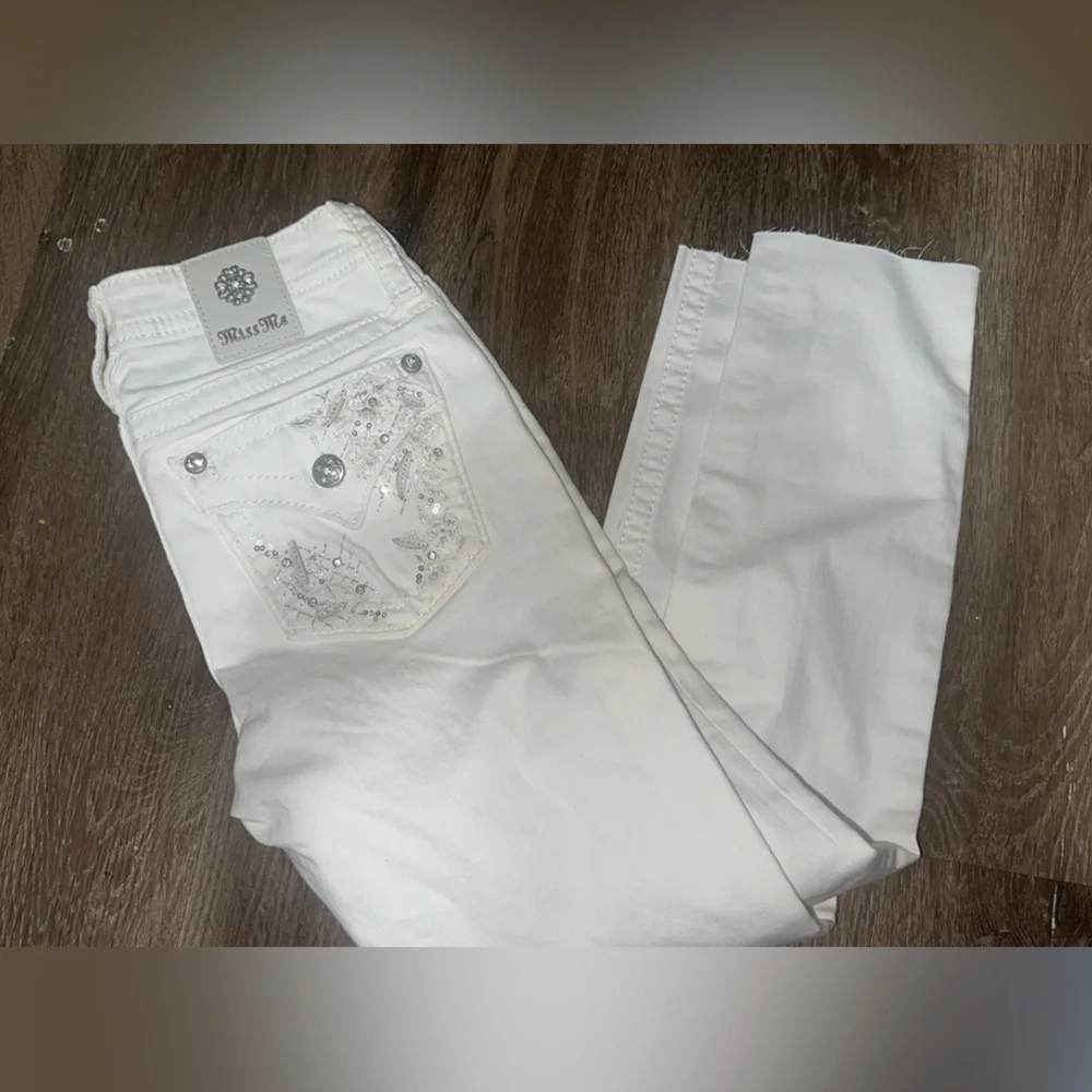 Miss Me White Straight Leg Jeans with Embellishments women size 25 - Picture 4 of 10